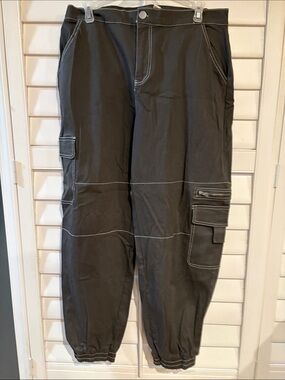 Women’s Cargo Jogger Pants - Black with Contrast Stitching